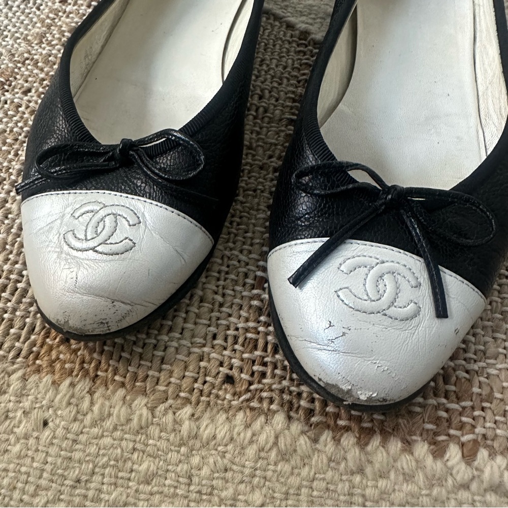 Authentic Chanel Black & White Leather Ballet Flats - Picture 3 of 4
